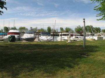 Vacation Rental for 14 Guests in Chatham-Kent, Lake Erie (Canada), Picture 3