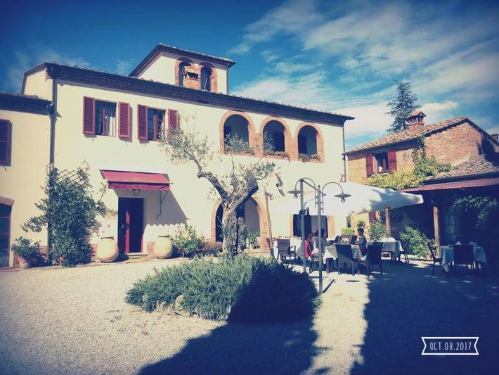 Agriturismo per 3 persone, con giardino e panorama nonché piscina in Sinalunga