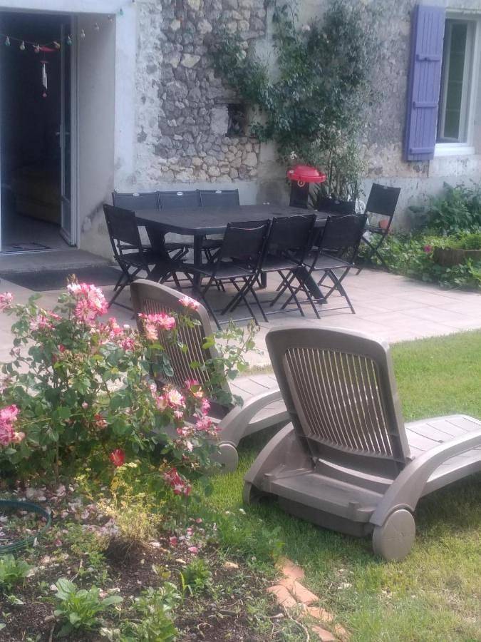 Location de vacances pour 8 personnes, avec Terrasse ainsi que Jardin et Vue à Pillac - 2