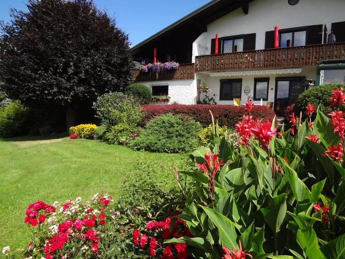 Ferienwohnung für 6 Personen, mit Garten und Ausblick sowie Sauna
