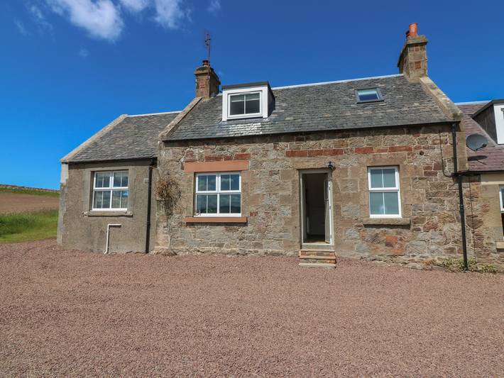 Cottage for 4 people, with garden, with pets in East Lothian