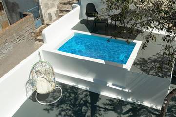 Ferienhaus für 4 Personen, mit Garten und Ausblick sowie Pool auf Santorin