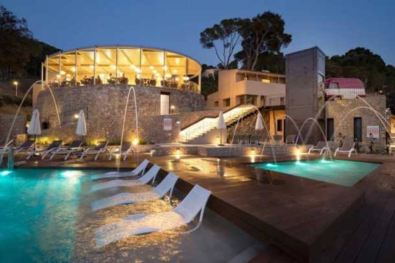 Zecamping 5 étoiles parc aquatique club enfant locatif Tv Lv Bbq 35m2 5 pers in Sa Riera, Begur