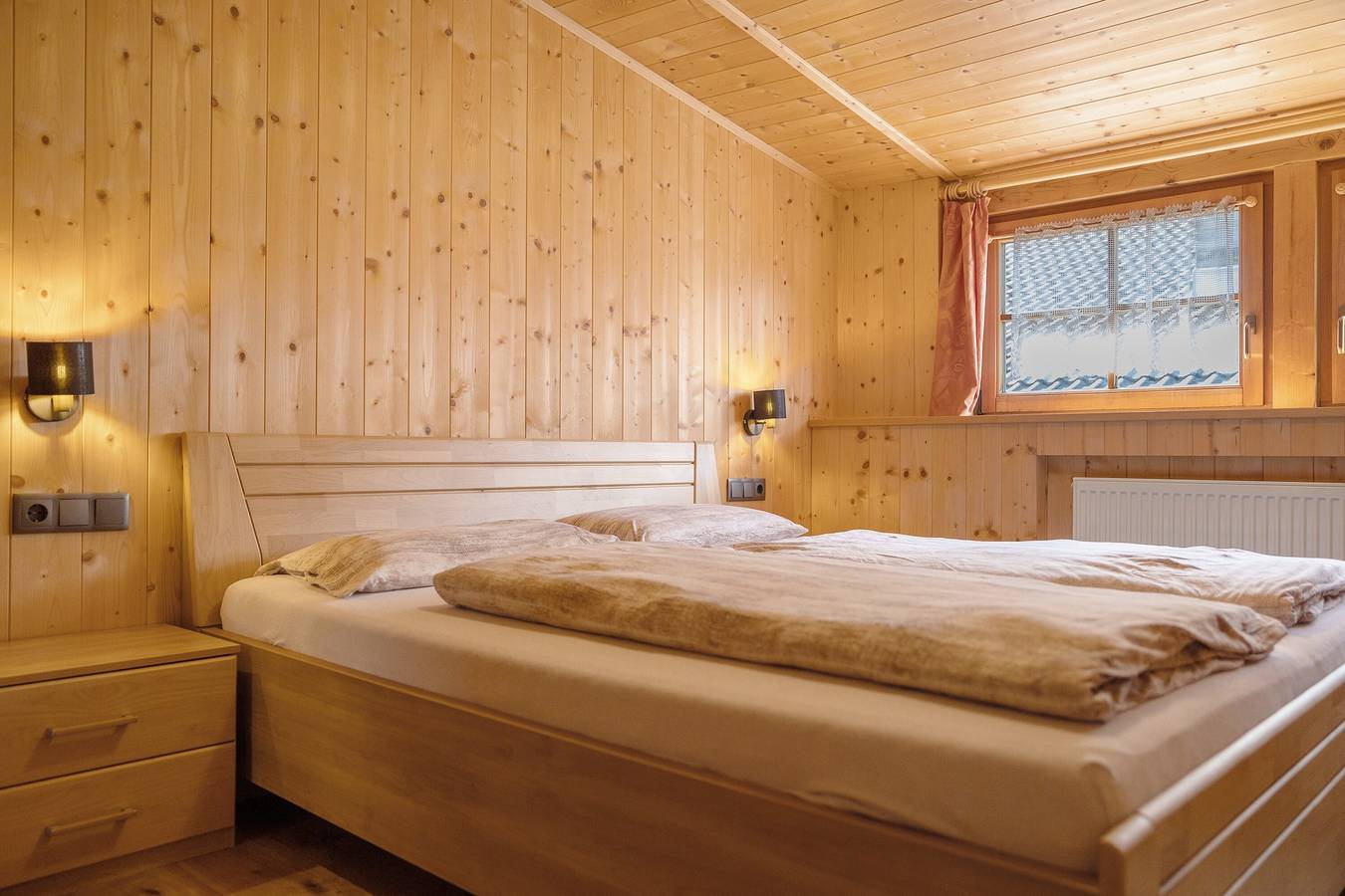 Entire apartment, Apartment 'Jelerhof Hochstein' with Mountain View, Shared Garden and Wi-Fi in Villgratener Berge, Gsies