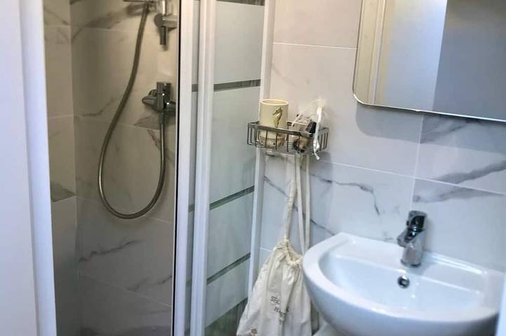 Ganze Wohnung, Perfect 1-bedroom apt with AC in enchanting Roquebrune few meters From Monaco in Roquebrune-Cap-Martin, Mittelmeerküste (Frankreich)