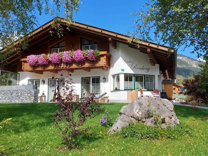 Hütte für 4 Personen, mit Ausblick und Balkon in Tannheimer Tal