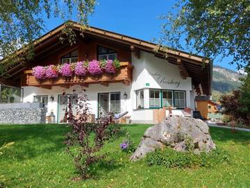 Ferienwohnung für 4 Personen, mit Balkon und Ausblick in Tannheim (Tirol)