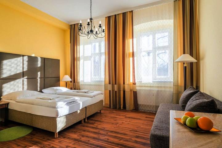 BnB für 3 Personen, mit Ausblick in Berlin - 4