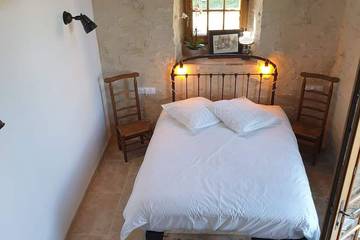 Chambre D’hôte pour 4 Personnes dans Bazouges-sur-le-Loir, Sarthe, Photo 1
