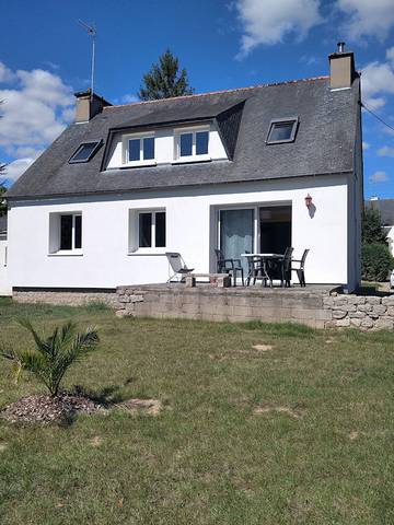 Gîte pour 4 personnes, avec jardin et terrasse à Loudéac