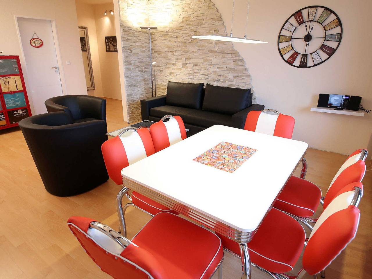 Ganze Ferienwohnung, Art City Studio Kassel 4 in Niestetal, Hessisches Bergland