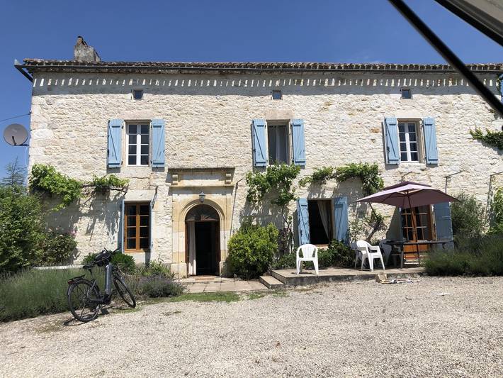 Gîte pour 10 personnes, avec piscine, adapté aux familles