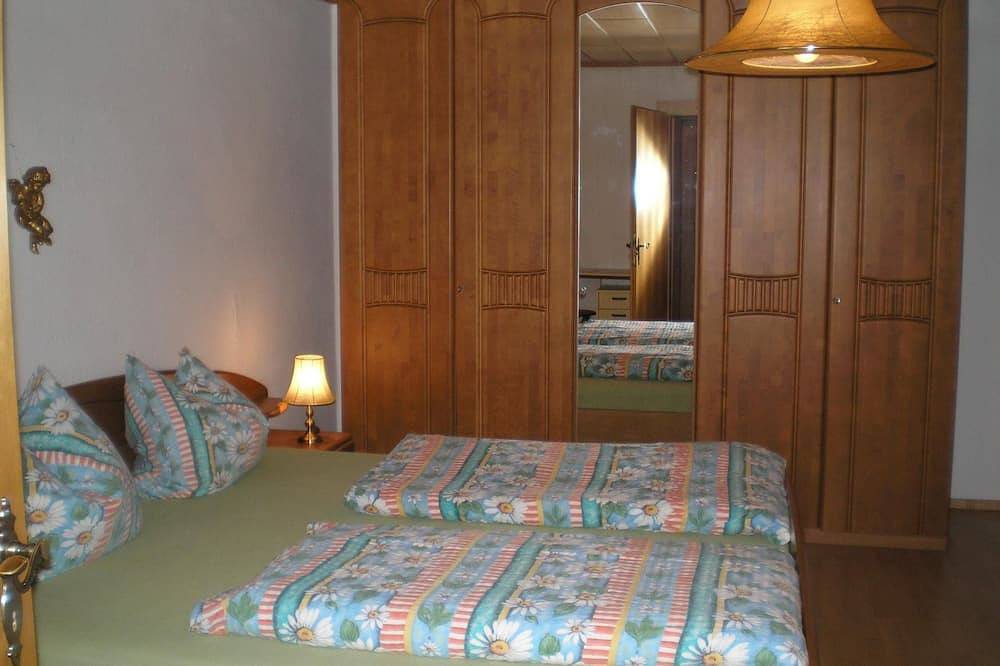 Mit Kaminofen, Fitnessraum und Sauna in Neureichenau, Šumava Mountains