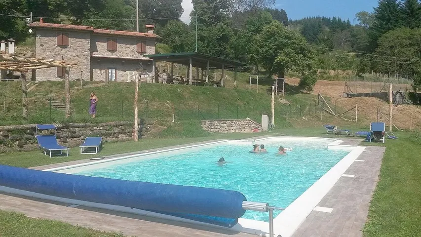 Villa per 5 persone, con piscina e panorama nonché giardino, con animali domestici - 1