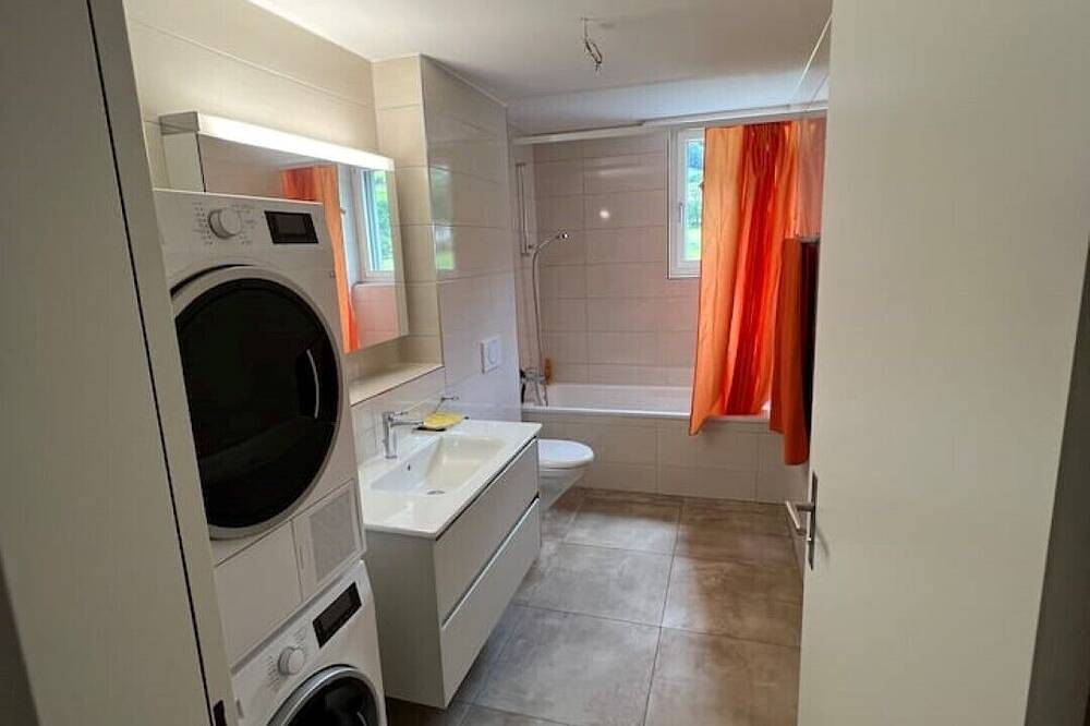 Ganze Wohnung, Great new apartment surrounded by nature. in Schattdorf, Vierwaldstättersee