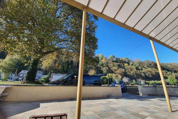 Location de vacances pour 12 personnes, avec sauna et vue ainsi que jardin et vue sur le lac à Visé