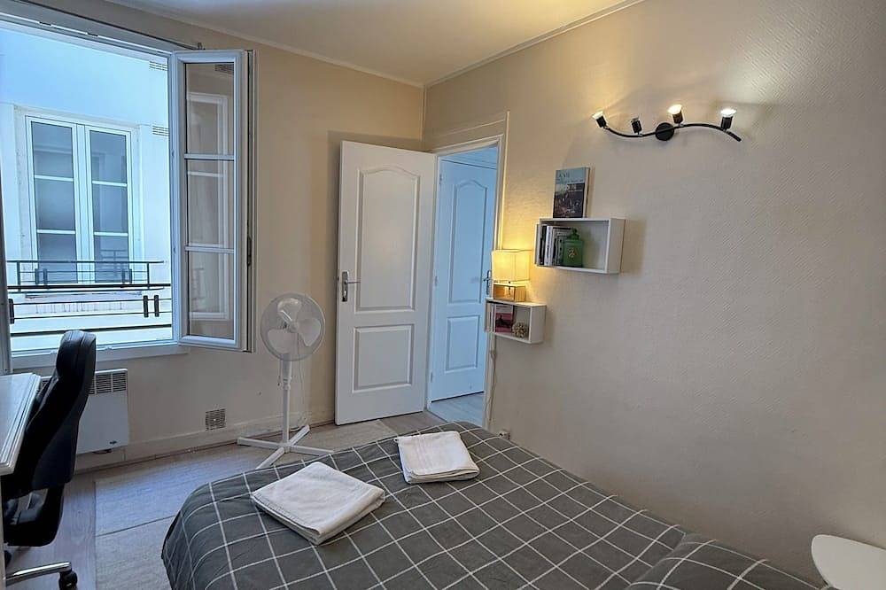 Entire apartment, Comfortable apartment in Levallois - Near Paris in Levallois-Perret, Hauts-de-Seine
