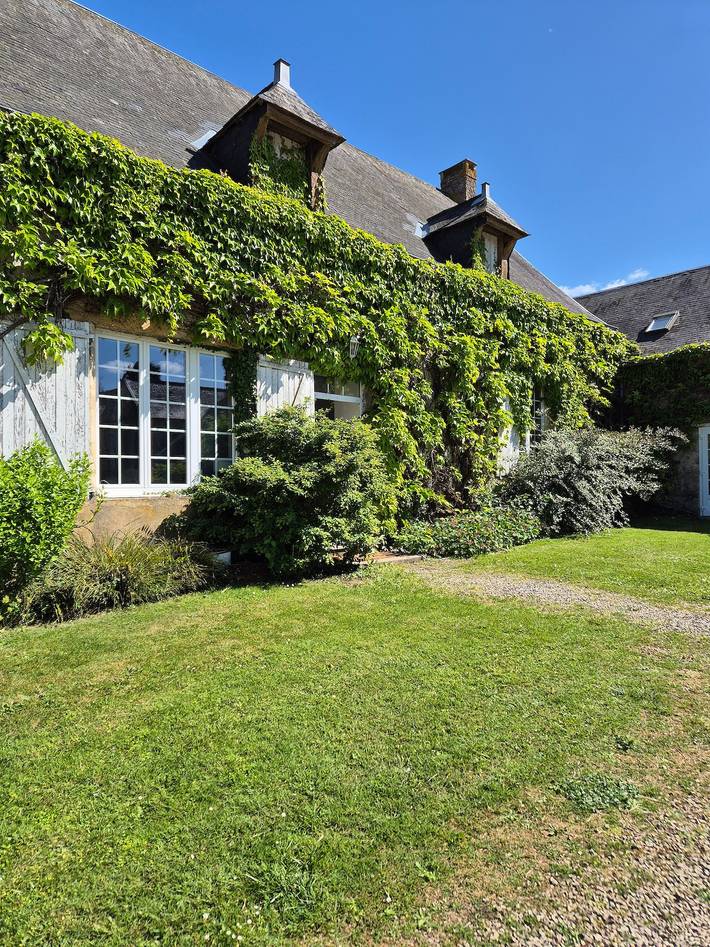 Gîte pour 42 personnes, avec Jardin dans la Sarthe