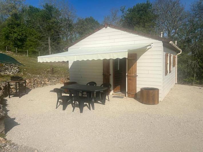 Location de vacances pour 3 personnes, avec jardin et vue à Brouchaud - 2