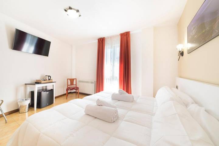 Hostal para 2 personas, con jardín en Santiago de Compostela - 2