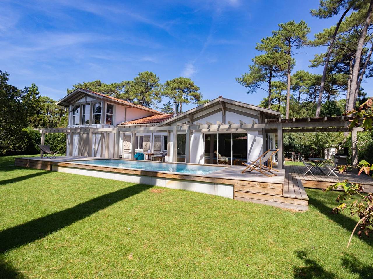 Villa Rénovée à Hossegor avec Piscine Chauffée, Proche Golf et Plage in Hossegor, Région de Dax
