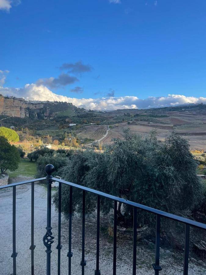 Hotel para 2 personas, con piscina y vistas además de jardín y terraza, Se admiten mascotas en Ronda - 2