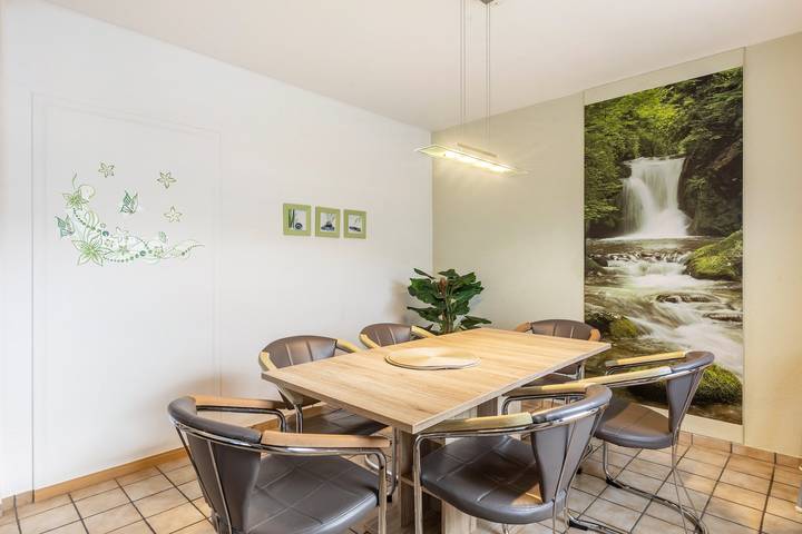 Ganze Wohnung, Ferienwohnung Möhne - 75m² - für bis zu 6 Personen - inkl. Terrasse und Gemeinschaftsgarten in Körbecke, Möhnesee
