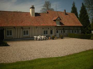 Gîte pour 3 personnes, avec jardin à Gueures