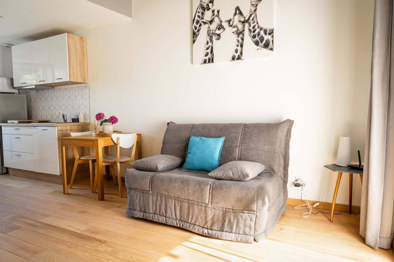 Appartement entier, One-Bedroom Apartment in Saint-Didier-sur-Chalaronne, Région de Bourg-en-Bresse
