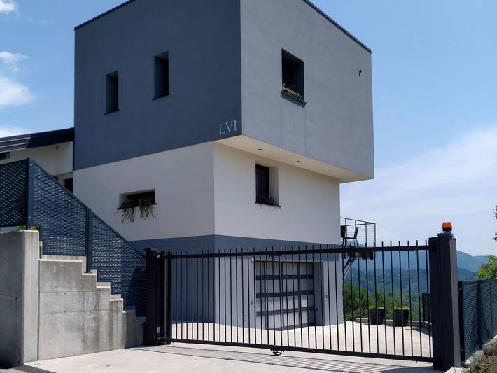 Ferienhaus für 4 Personen, mit Pool und Balkon sowie Garten