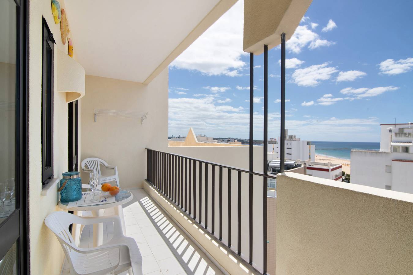 Geheel appartement, Appartement 'Quaint Beach View - Praia Da Rocha' met Uitzicht op Zee, Wifi en Airconditioning in Praia da Rocha, Portimão