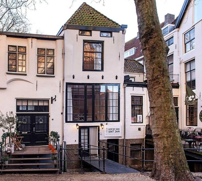 Chambre d’hôte pour 7 personnes, avec Terrasse ainsi que Jardin et Vue à Gouda
