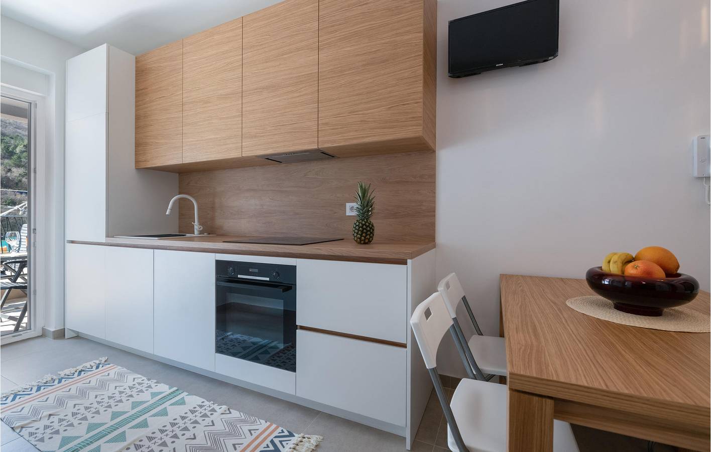 Ganze Ferienwohnung, Gemütliche Unterkunft am Meer mit Terrasse, WLAN und Parkplatz – in der Nähe von Plomin in Plomin, Ostküste Istrien