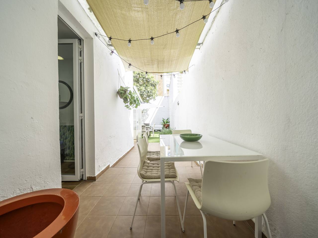 Beachside Villa in Calella for 7 with Terrace, Wifi, and Washer in Calella, Costa del Maresme