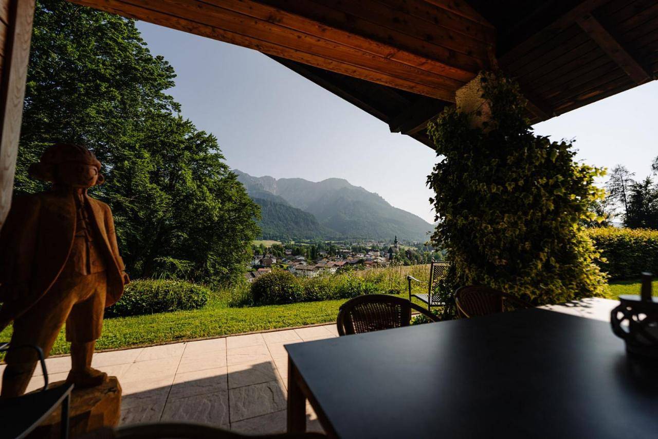 Luxus Ferienhaus Salzburg Chalet mit Pool, Sauna, Whirlpool, Kamin in Großgmain, Bezirk Salzburg-Umgebung