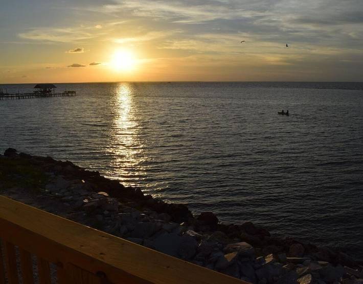 Vacation rental for 8 people, with yard and hot tub in St. George Island