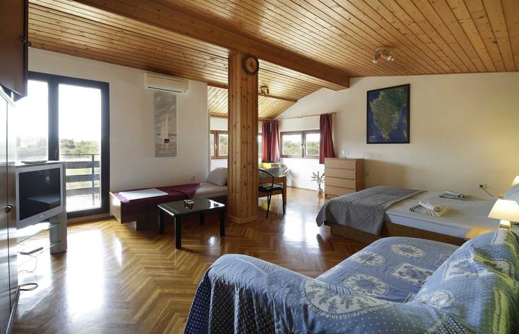 Apartamento entero, Apartamento de vacaciones para 6 personas con balcón/terraza in Rovinj Riviera, Rovinj