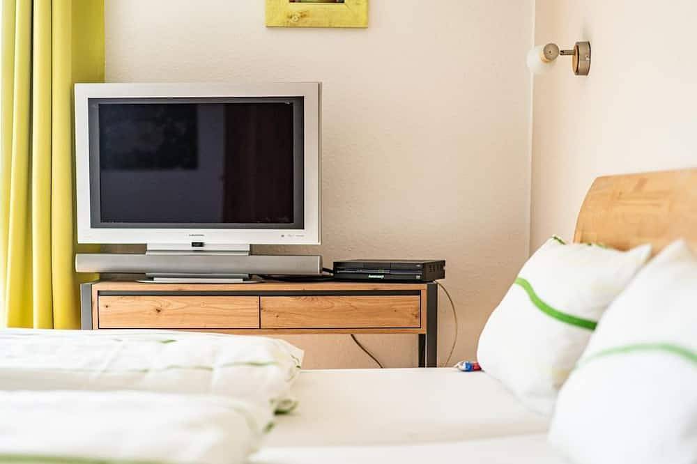 Ganze Wohnung, Doppelzimmer Schlicke  mit Dusche, Wc - Linde, Landhaus in Seeg, Bayerisch Schwaben