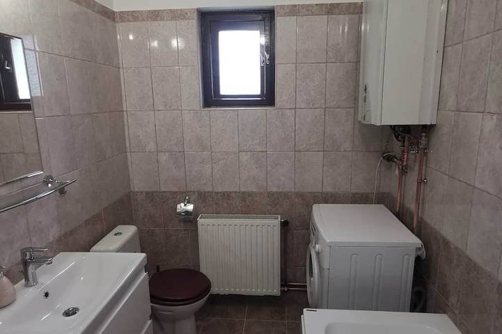 Ferienhaus für 6 Personen, mit Terrasse und Garten in Balatonalmadi - 4