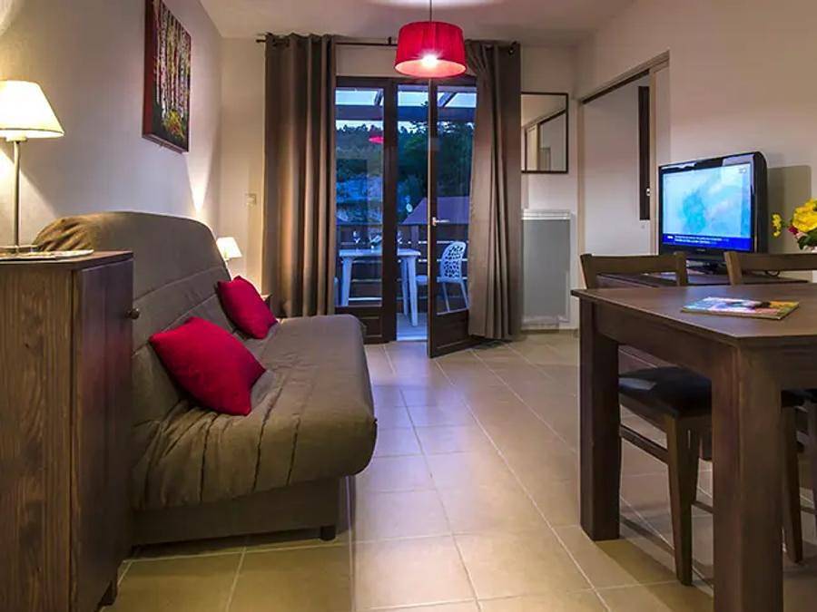 Résidence Le Clos du Rocher - Vacancéole - Studio 4 personnes - Studio avec coin nuit 4 personnes in Les Eyzies, Périgord Noir