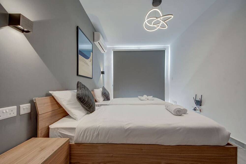 Apartamento inteiro, Kuya Penthouse Suite / Heated Pool / City View in San Giljan, Ilha de Malta