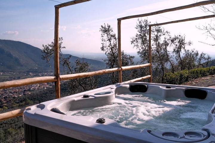 Casa vacanza per 3 persone, con Idromassaggio e Terrazza nonché Giardino e Panorama a Calci