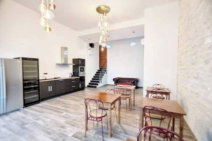 Location de vacances pour 12 personnes, avec jacuzzi et jardin à Marigny-Brizay - 2