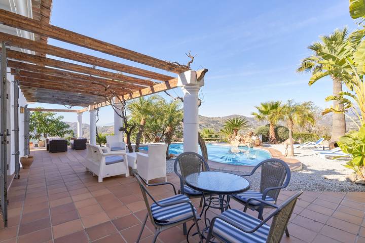 Villa 'Casa Blanca' with Sea View, Wi-Fi and Air Conditioning in Torrox, Cordillera Penibética