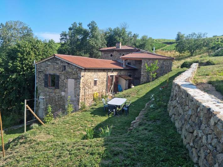 Location de vacances pour 8 personnes, avec Terrasse ainsi que Jardin et Vue à Chavanay
