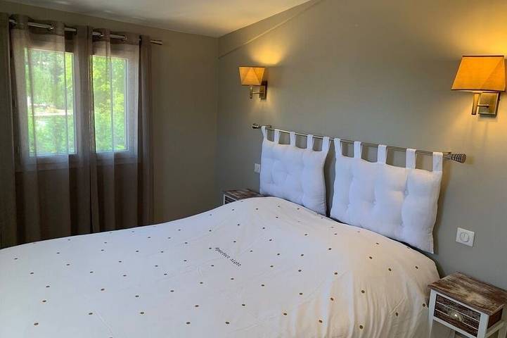 Le Romarin-Fully Air-Conditioned Village House With Free WIFI in Aups, Brignoles Region