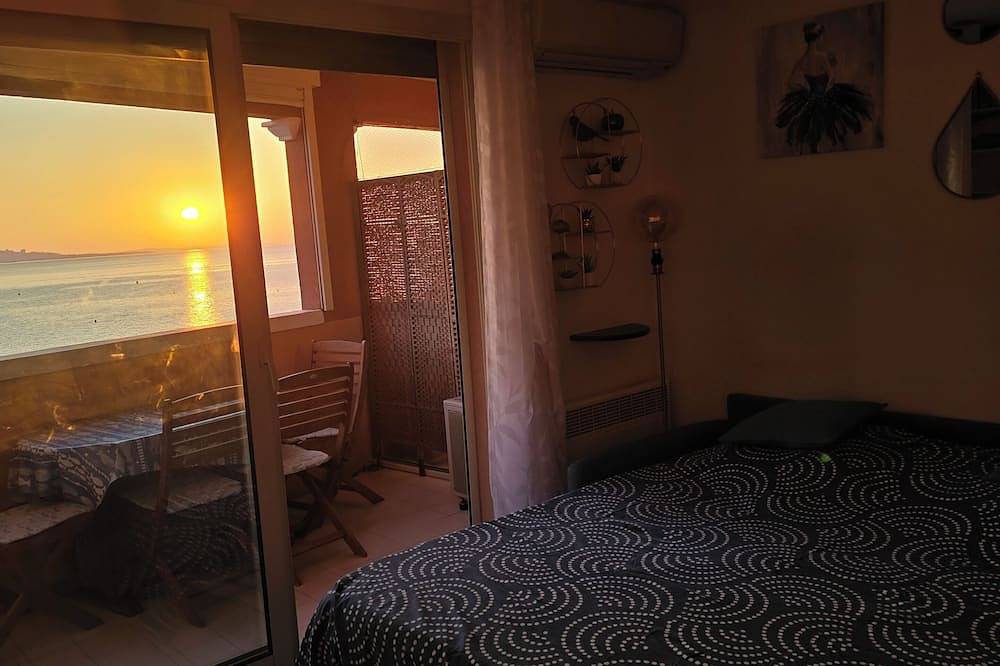 Ganze Wohnung, Appartement Côte D'azur Accès Direct Plage in Théoule-sur-Mer, Massif de l'Esterel