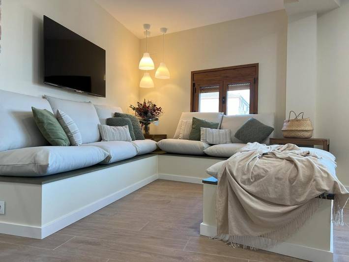 Casa rural para 10 personas, con vistas además de balcón y piscina, Familias con niños en Segría - 3