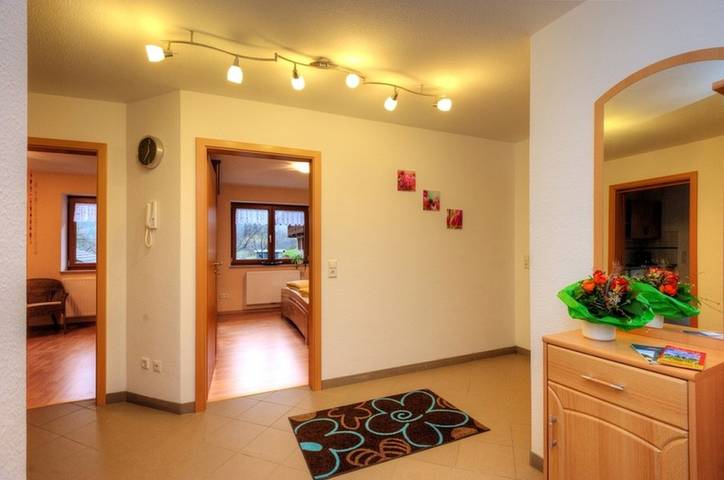 Ganze Wohnung, Ferienwohnung 'Dischhansenhof' mit Bergblick, Gemeinschaftsgarten und Wlan in Glottertal, Südschwarzwald