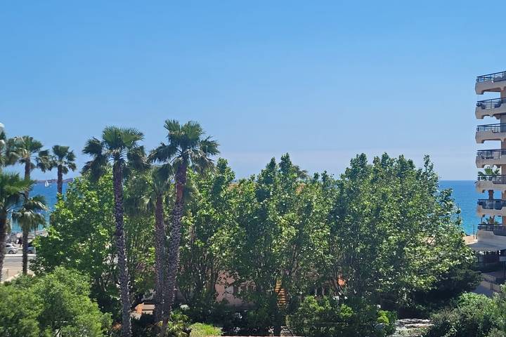 Gîte pour 4 personnes, avec terrasse dans Plage Republique Frejus - 2